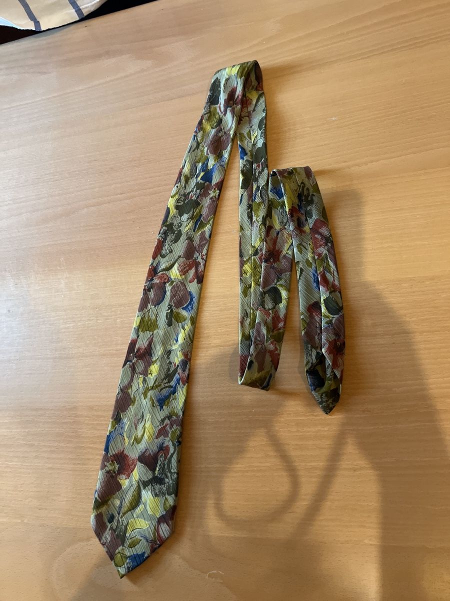 Cravatte: Krawatte aus Viskose mit Blumenmuster – Usato da Wallisellen venduto da sarinavs