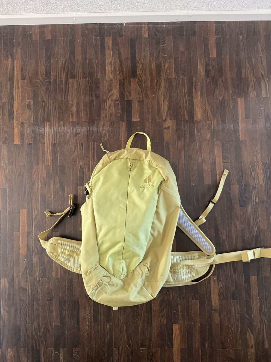 Deuter Zaini: Deuter Wanderrucksack AC Lite 21 SL – Usato da Chur venduto da Malvivente