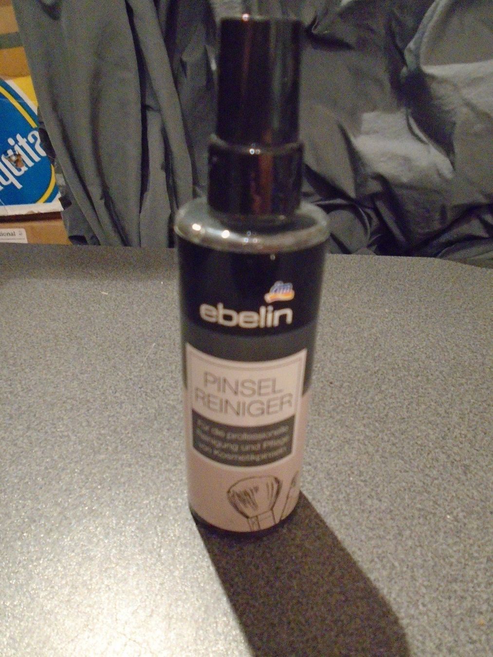 Make-up: Pinsel Reiniger, ebelin – Neu und originalverpackt aus Zürich von Motzkuh
