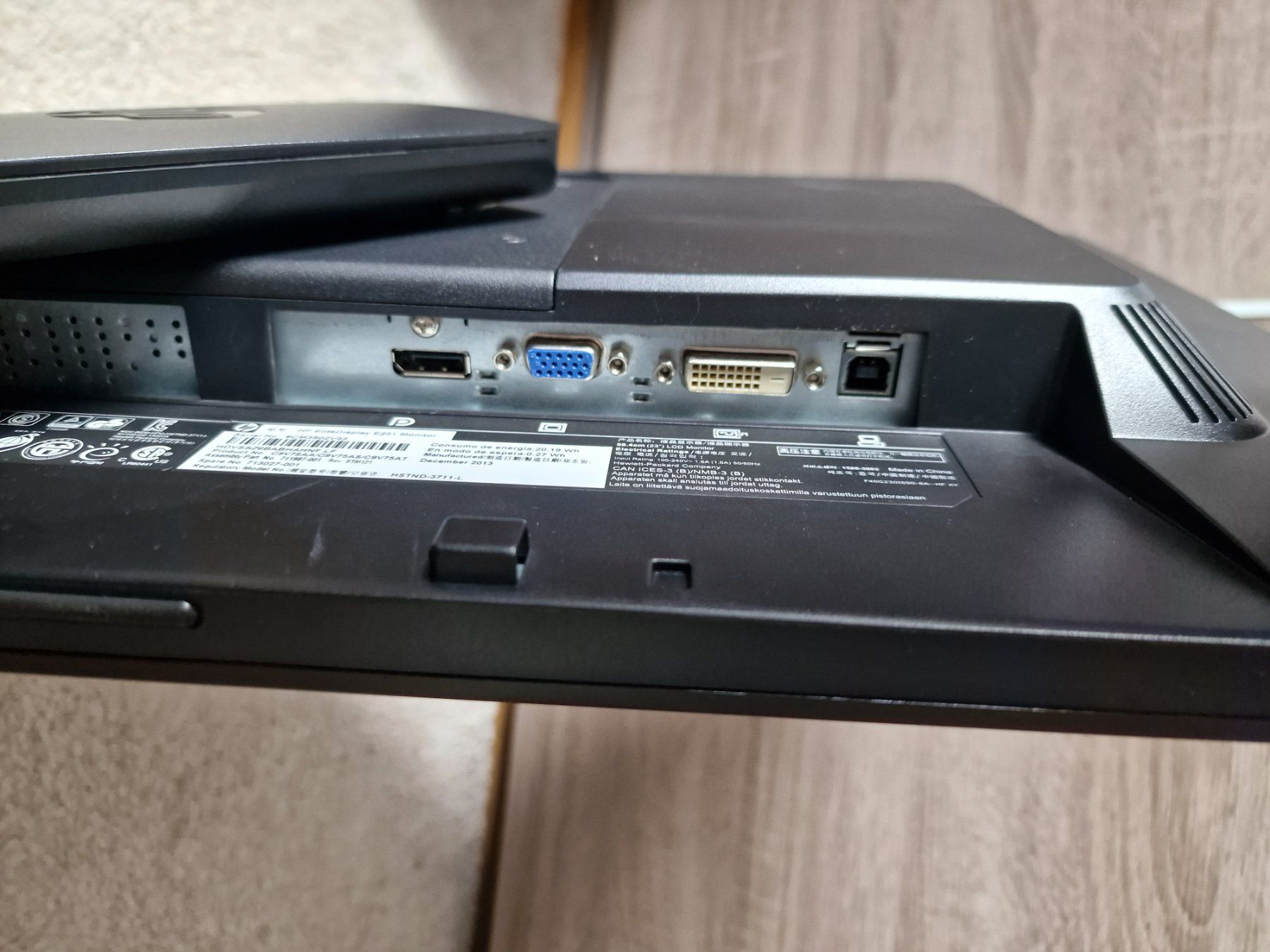 Hewlett Packard Ecrans: HP EliteDisplay E231 – D'occasion à Gerlafingen par diotech 1