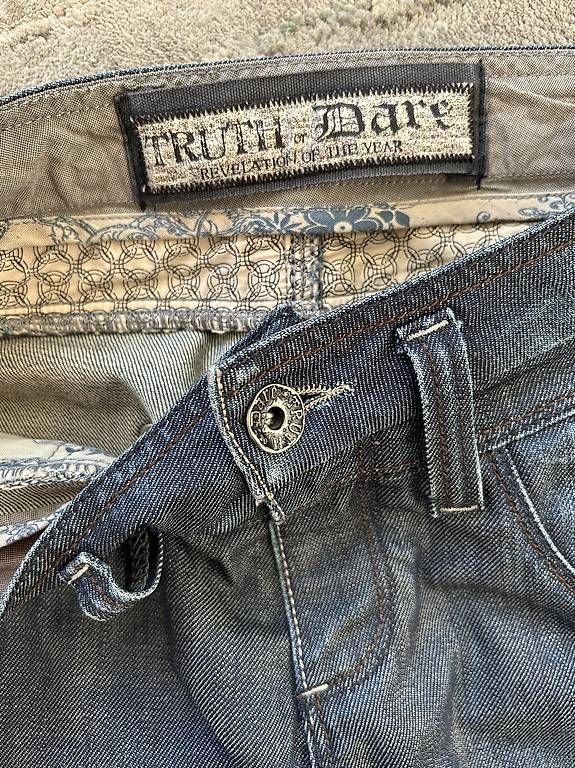Jeans: Dunkelblaue Jeans von Truth or dare – Usato da Pratteln venduto da silvermoon78