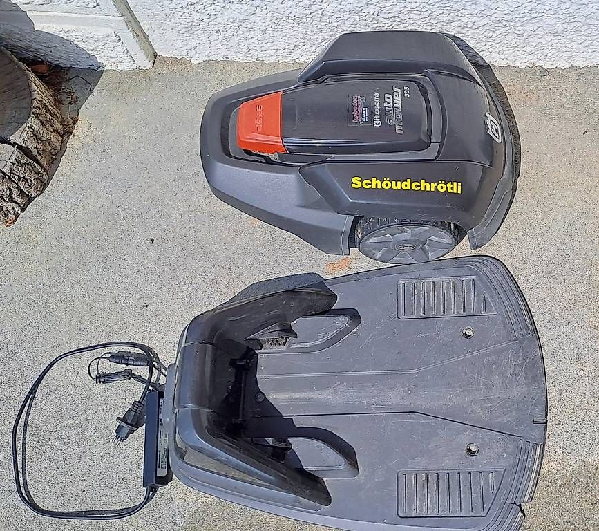 Tondeuses à gazon: Husquarna Rasenroboter Automower 305 – D'occasion à Buttisholz par Seeblick666