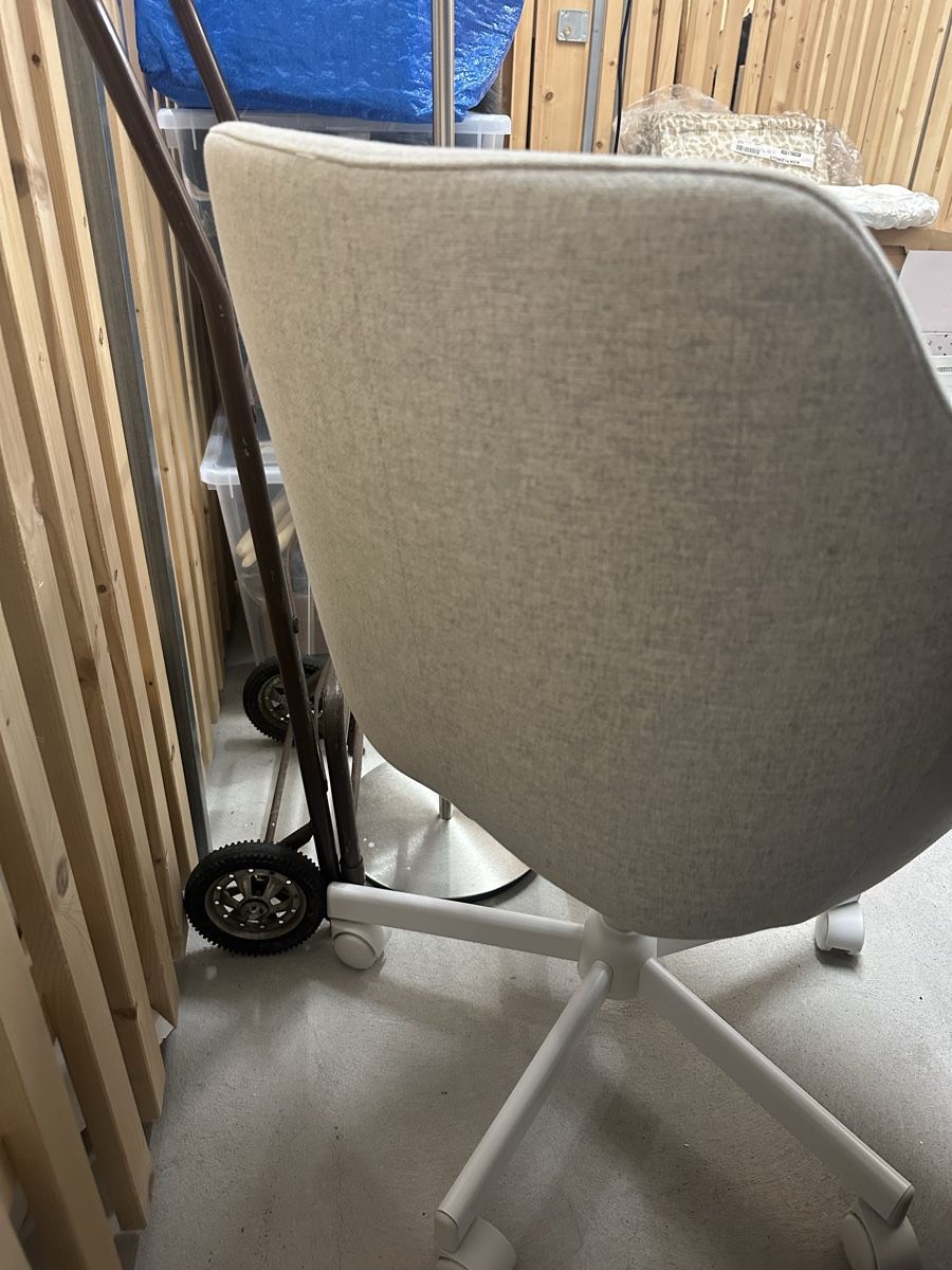 Ikea Poltrone: Beige/White Office Chair - great condition – Nuovo (secondo la descrizione) da Innerberg venduto da ana_2mbl 2
