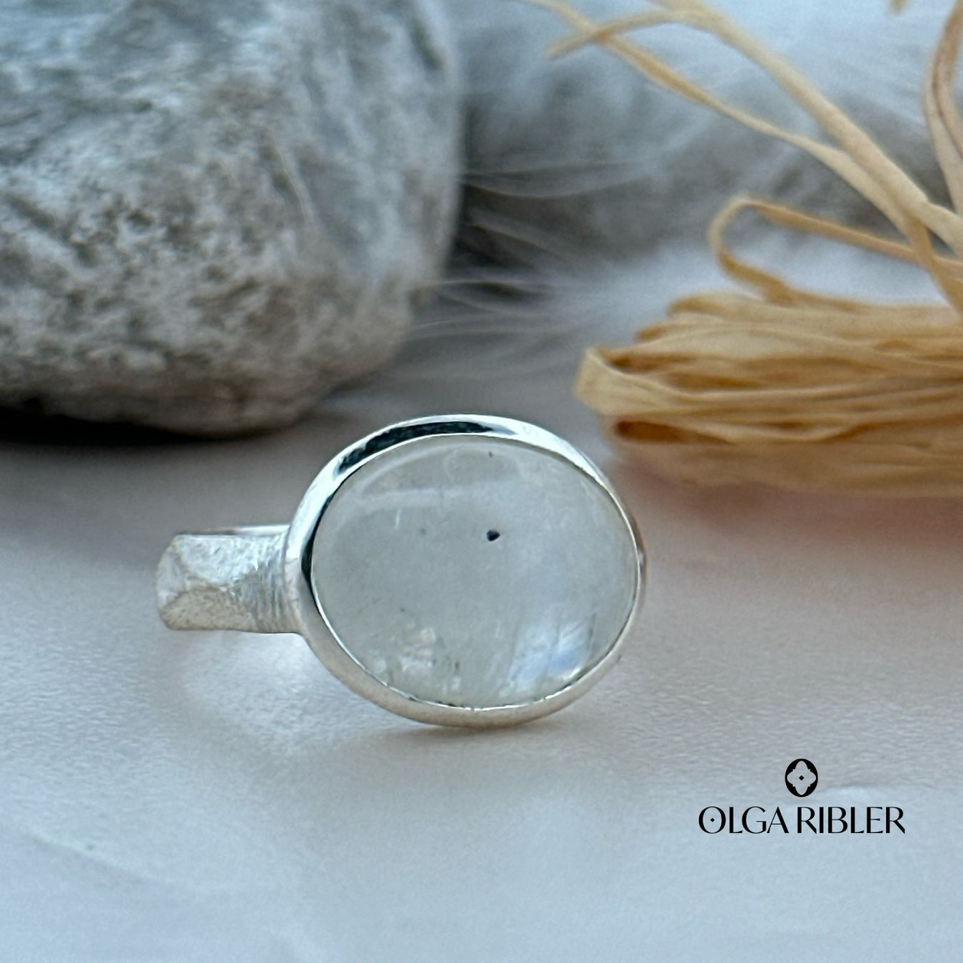 Olga Ribler Anelli: Sterling Silber Ring mit  Regenbogen-Mondstein Gr 54 – Nuovo (secondo la descrizione) da Luzern venduto da Schmuckoutlet