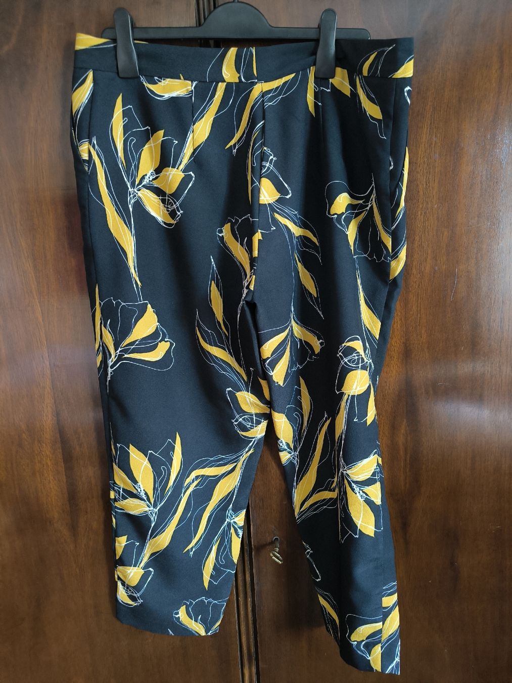 Pantalons: Wunderschöne Hose Kurzlänge Gr 46 – D'occasion à Kloten par Olivenbaum2017 1