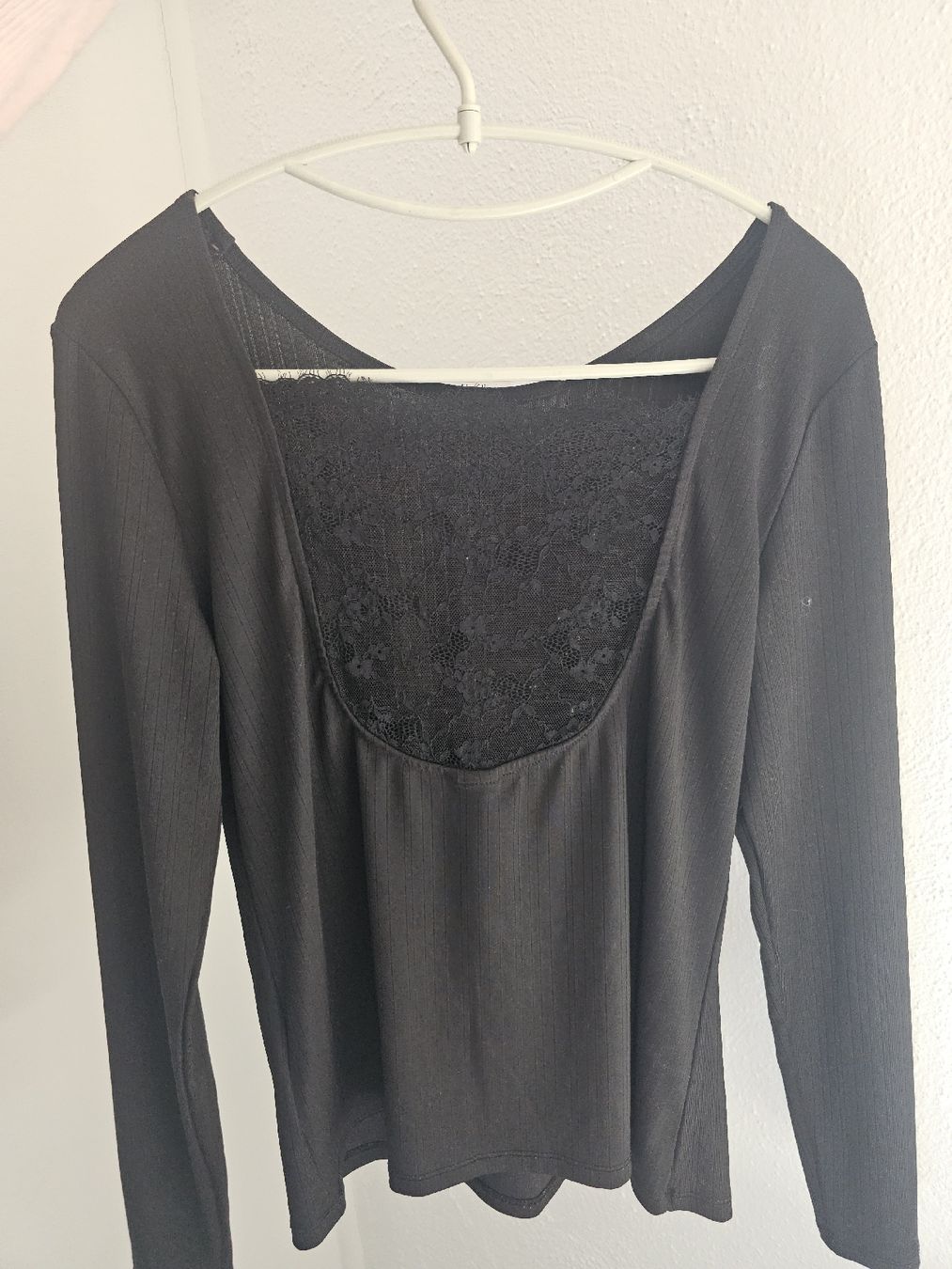 H&M Top: Pull noir manches longues, dentelle automne🍂 – Usato da Sornetan venduto da T.a333 1