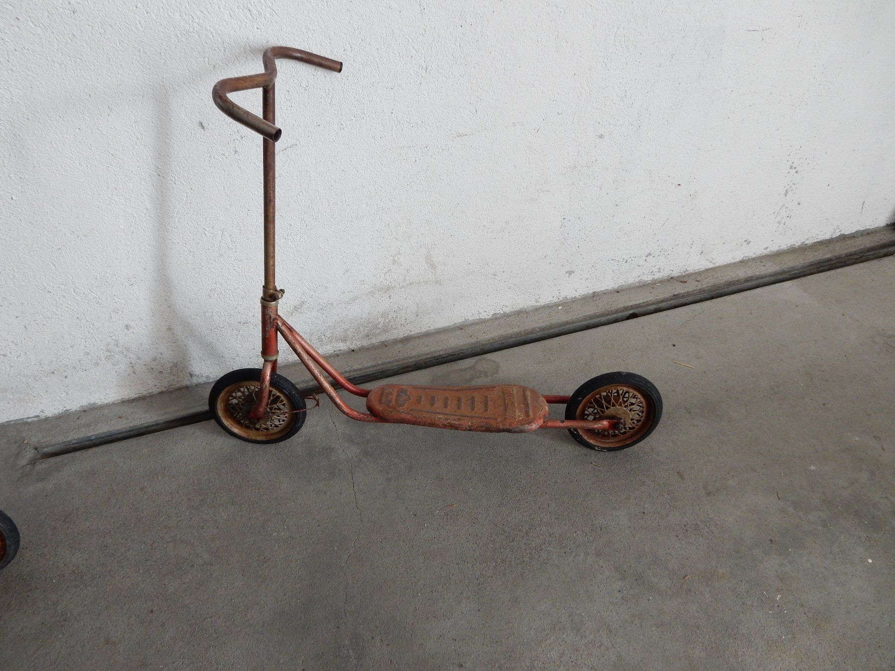 Veicoli per bambini: Altes Trottinett – Usato da Untervaz venduto da FullFlap777