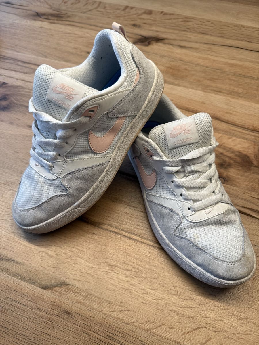 Nike Scarpe da donna: Nike NB Alleyoop – Usato da Kriens venduto da Genschi