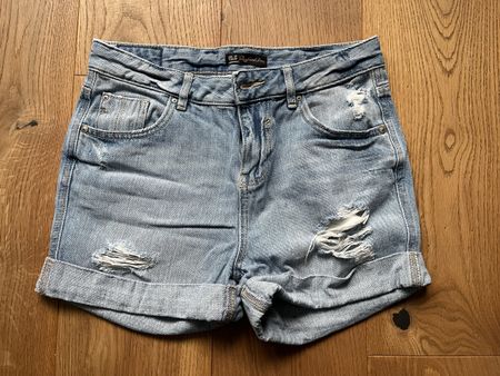 Coole Jeans Shorts, Kurze Hosen, Grösse 34 / S