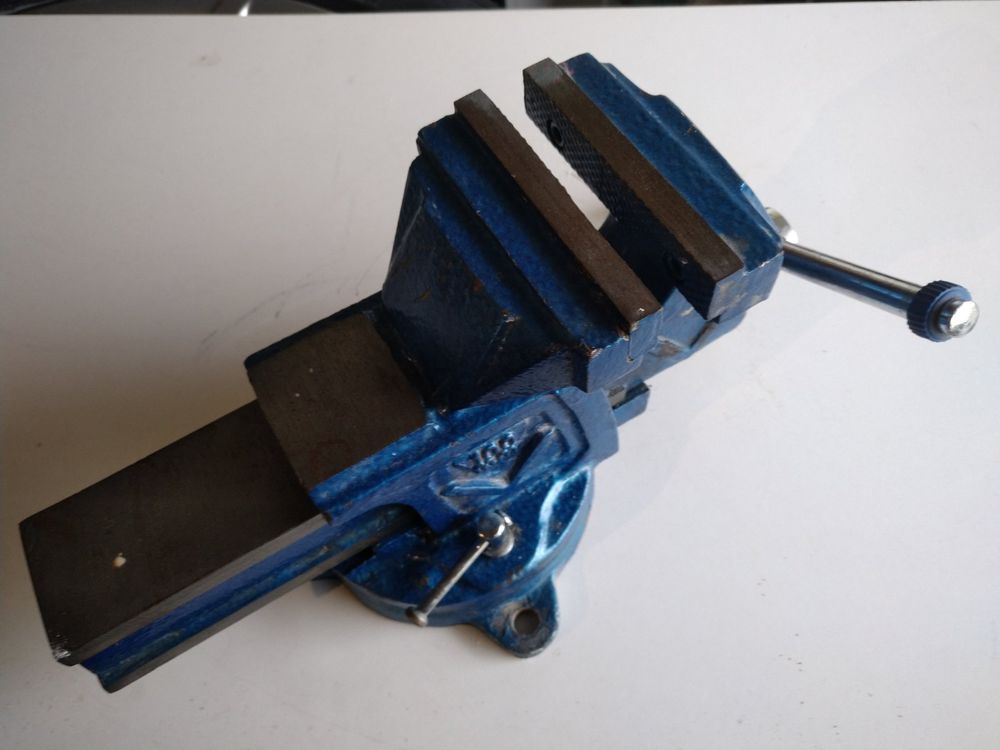 LESOLEIL Mini Schraubstock - Dein Helfer Für Kleine Arbeiten