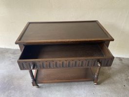 Tudor TV Möbel auf Rollen
