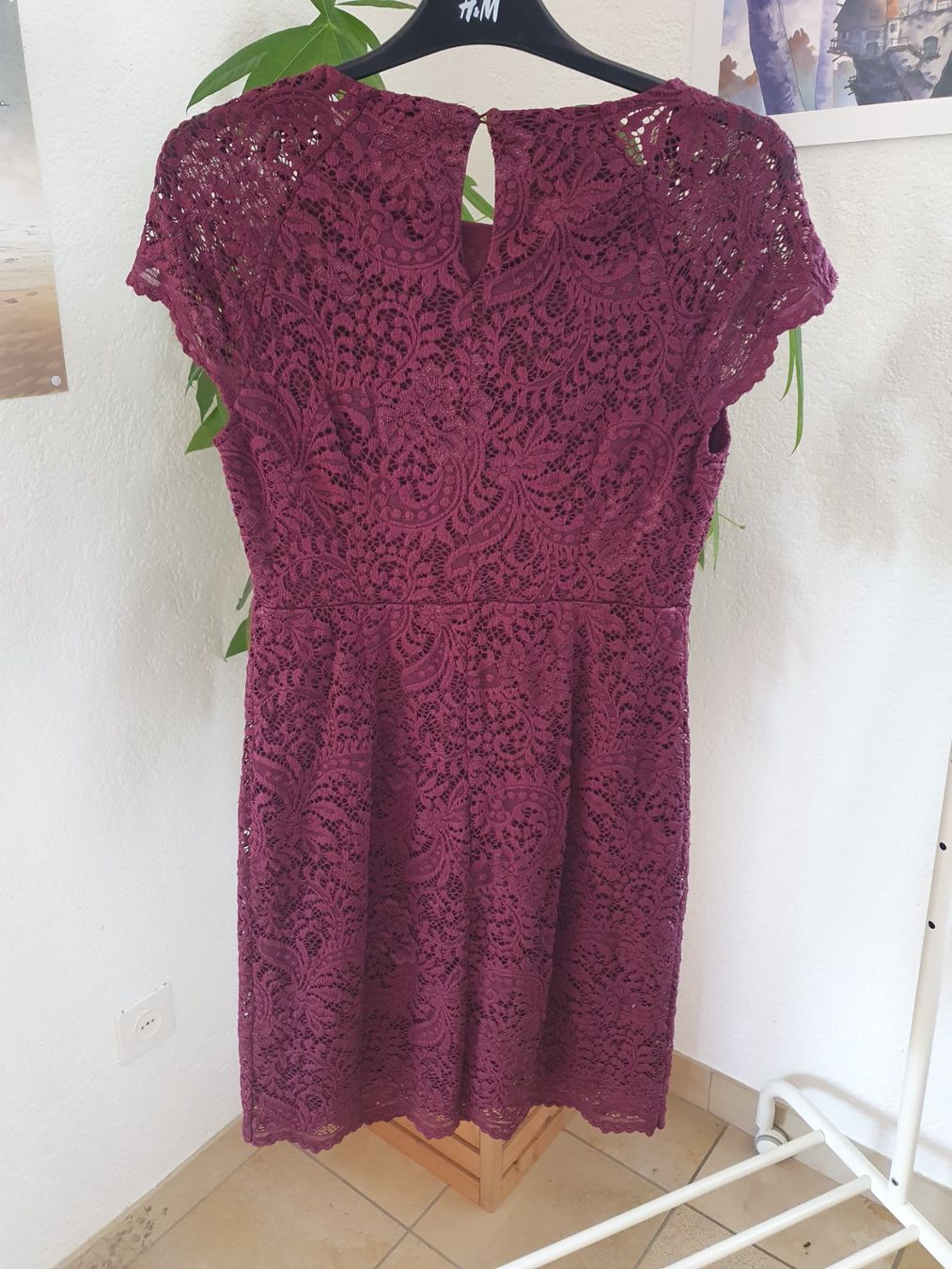 Vestiti: Robe bordeaux en broderie t. 34 – Usato da Courroux venduto da sv235 1