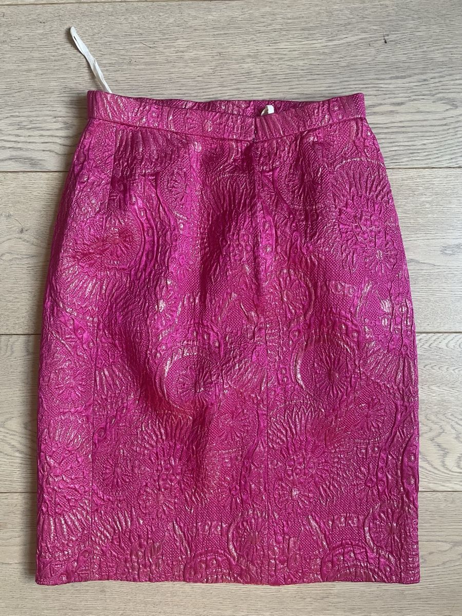 Gonne: Jupe rose et or jacquard brocade, taille 36 – Usato da Troinex venduto da nadinebmichaelson 1
