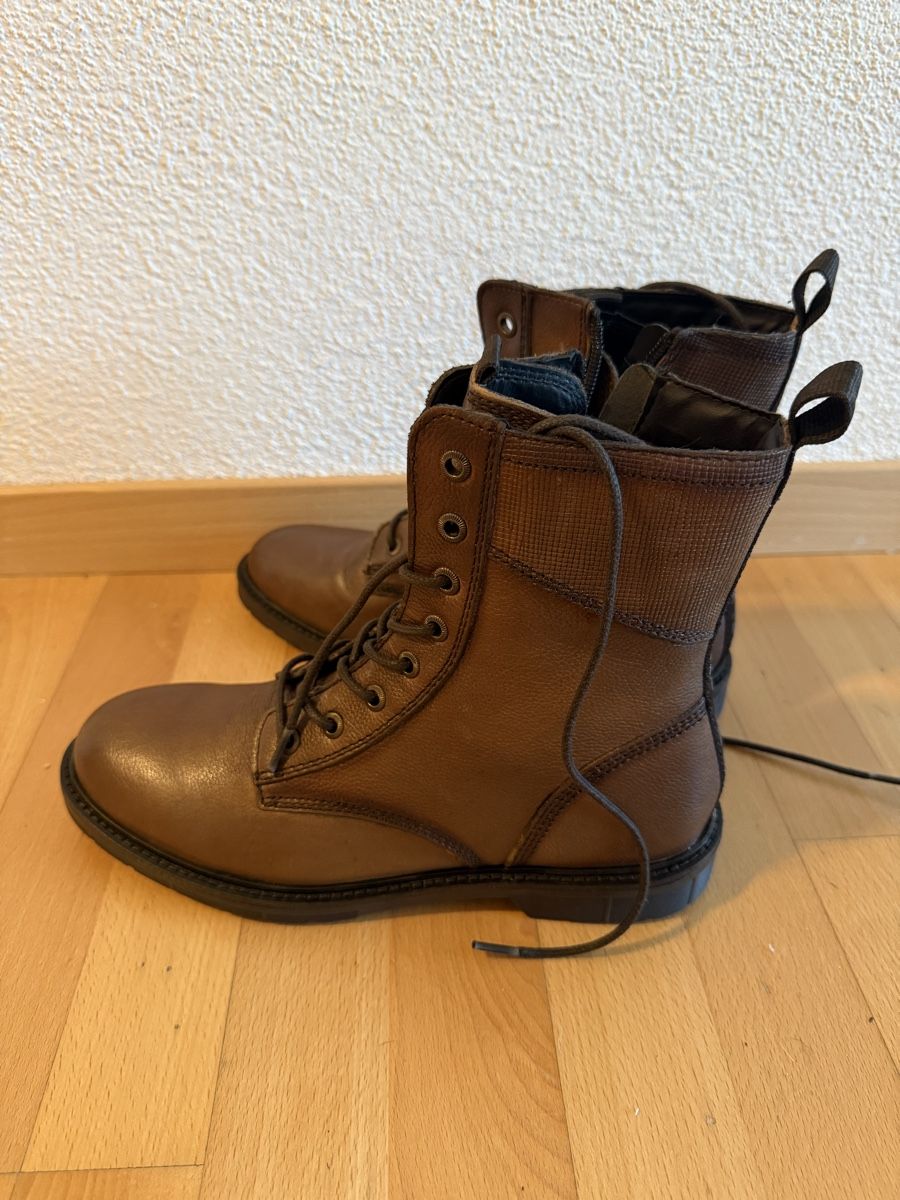 Esprit Damenschuhe: Esprit Schnürstiefeletten 39 – Neu (gemäss Beschreibung) aus Bülach von sawa22