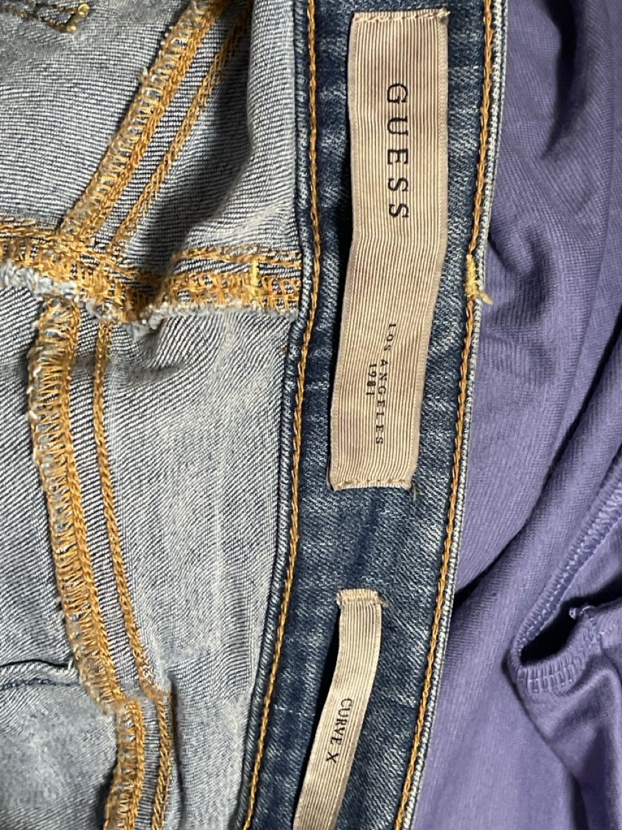Guess Jeans: Guess Jeans, Curve X, Grösse 32, – D'occasion à Zürich par Belisimo 3