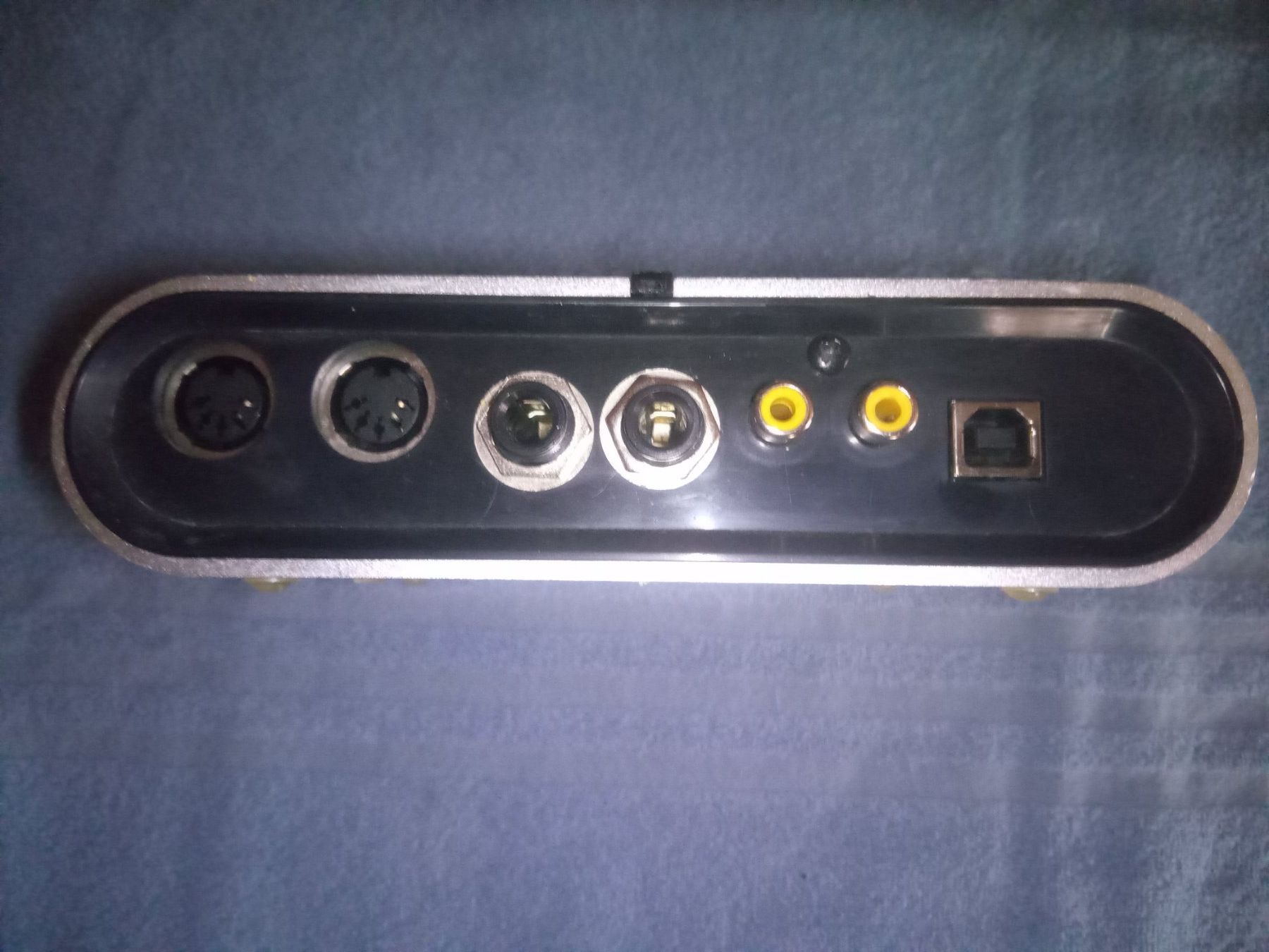 Strumenti musicali: Alesis io2 – Usato da St.Gallen venduto da fozzy68 1