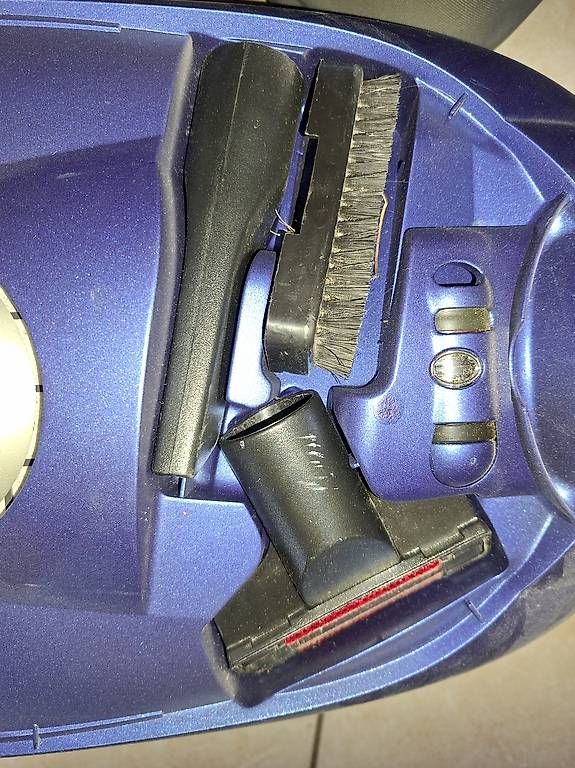 Staubsauger & Zubehör: Aspirateur  – Gebraucht aus Villars le Comte von cbu_mf6d 2