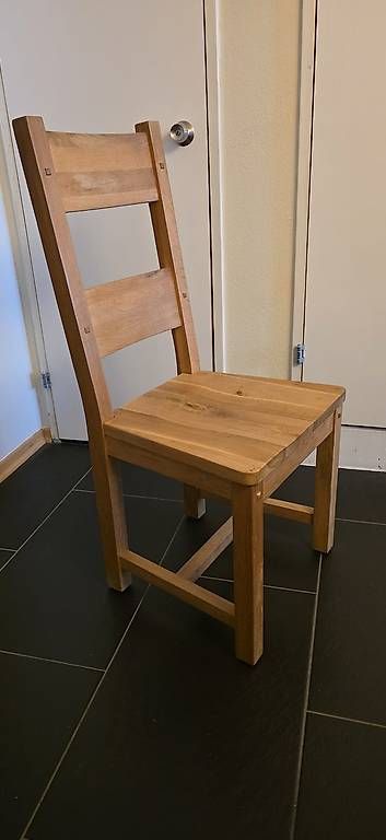 Chaises: Chaises en chêne  – D'occasion à Anzère par tevob 1