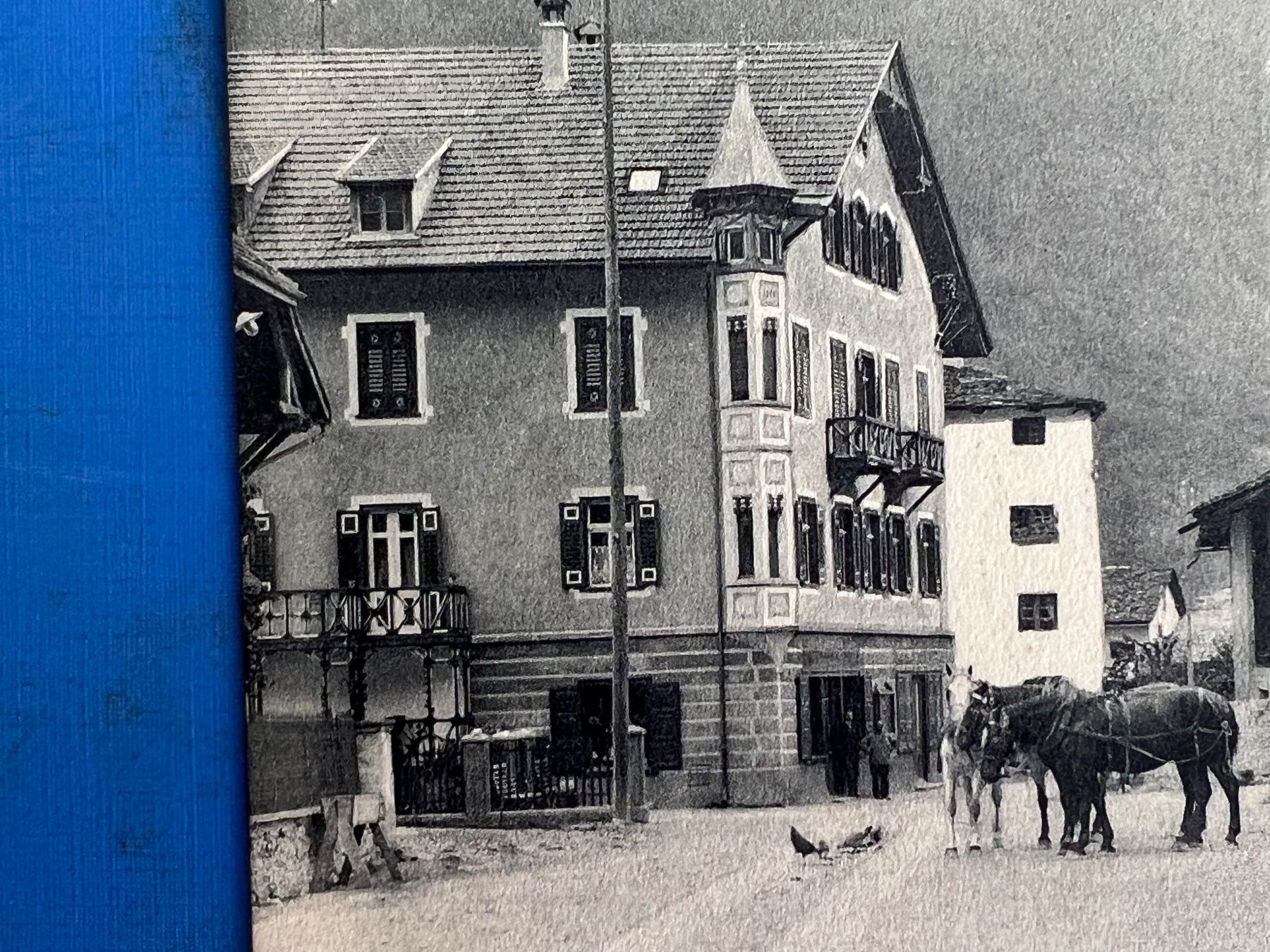 Cartoline postali: antike Ansichtskarte Andeer Postplatz – Usato da Unterengstringen venduto da Gustav03 1