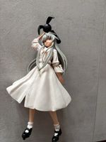 Anime Figur Mädchen weisses Kleid schwarzer Hase gebraucht