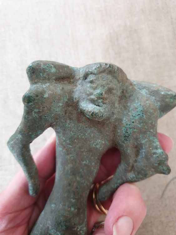 Etruskische Bronzefigur Krieger mit Lamm/Schaf (Gebraucht) in ...