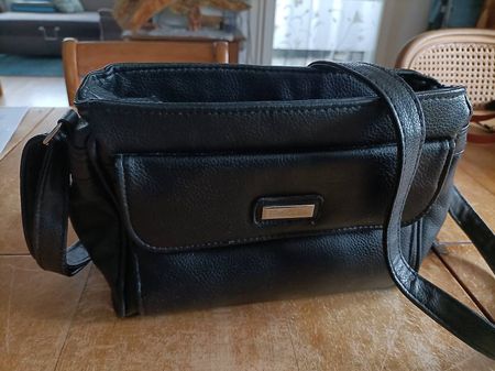 Umhängetasche Leder schwarz