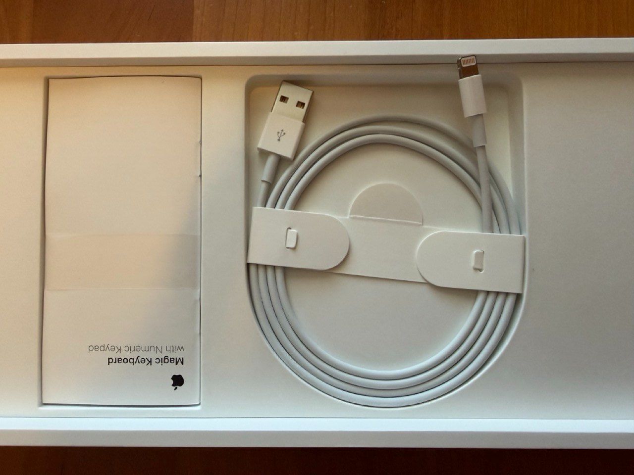 Apple Tastaturen: Apple Magic Keyboard mit Ziffernblock, Schweizer Layout – Gebraucht aus Schöftland von Top10 4