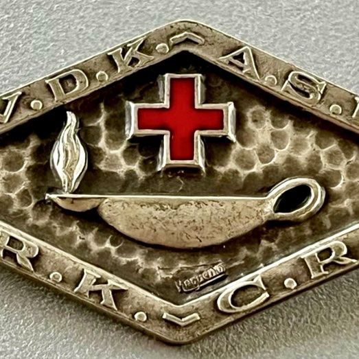 Swiss Placchette & Badge: Insigne de la Croix-Rouge Suisse – Usato da Vuisternens-devant-Romont venduto da ribouldog