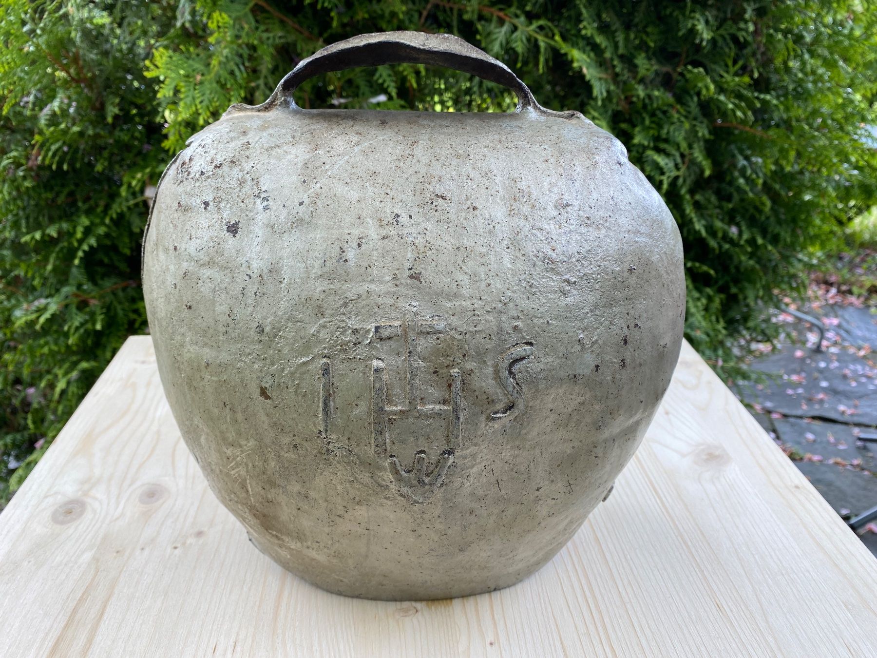 Campanacci mucche: seltene antike Treichel mit Christusmonogramm – Usato da Feldbach venduto da Fea1