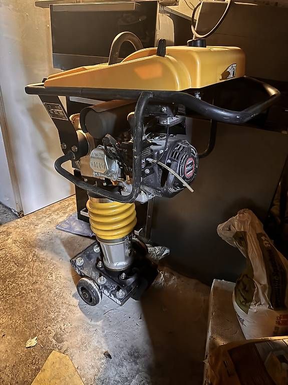 Tutte le macchine: Lumag Vibrationsstampfer VS80C – Usato da Emmenbrücke venduto da Lucien022 2