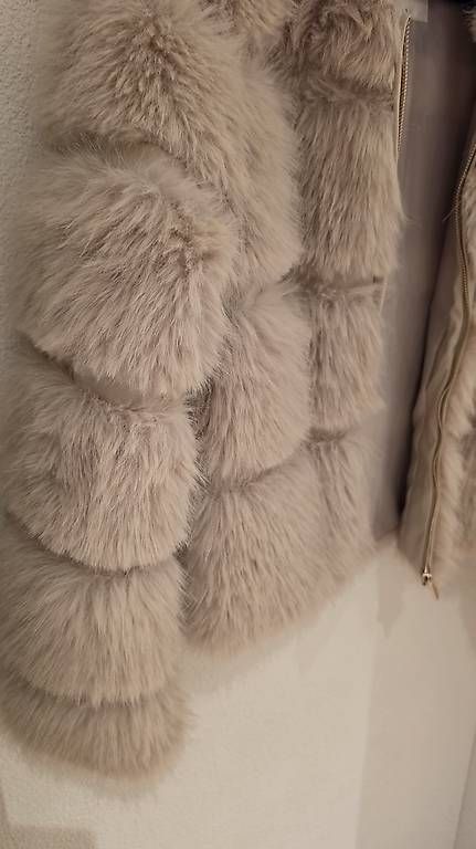 Jacken: Kunstfell Jacke  – Neu und originalverpackt aus Willisau von Bena6 1