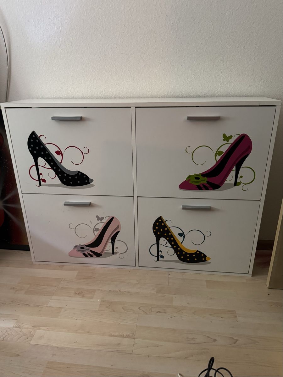Schränke: Schuhschrank Tussi Style  – Gebraucht aus Therwil von Mondkuss