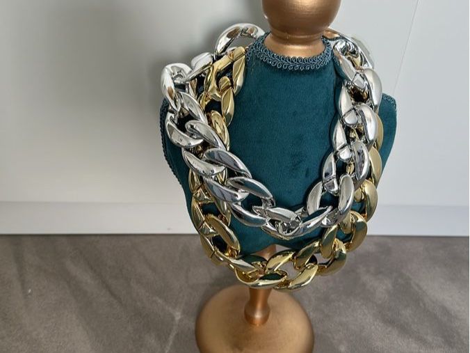 Ketten: 2 Stk. Trendige Statement-Kette: Silber & Gold - Blickfang! – Neu (gemäss Beschreibung) aus Dietikon von vithya88 1