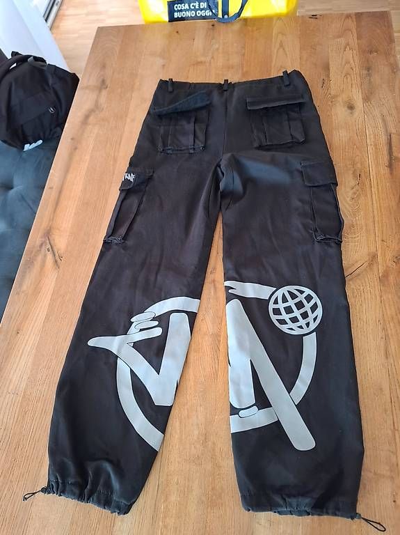 Pantaloni: Hose Streetwear-Cargo Minus-Two – Usato da Niederuzwil venduto da Liberatopixel 1