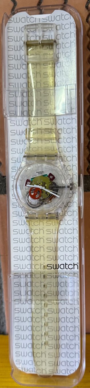 Swatch Orologi: Swatch Armbanduhr CLEARLY YELLOW STRIPED – Nuovo e nell'imballaggio originale da Lyss venduto da Jugulator 1