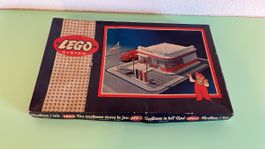 LEGO System 310 Esso Service Station (1958) presque complet