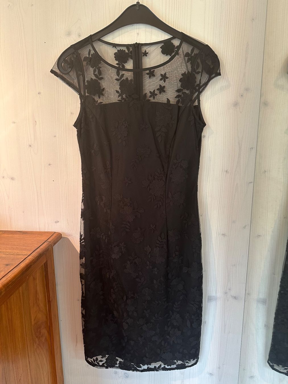 Esprit Vestiti: Coctailkleid Spitze Esprit Gr. 34 schwarz – Nuovo (secondo la descrizione) da Ostermundigen venduto da mme_ghys 1