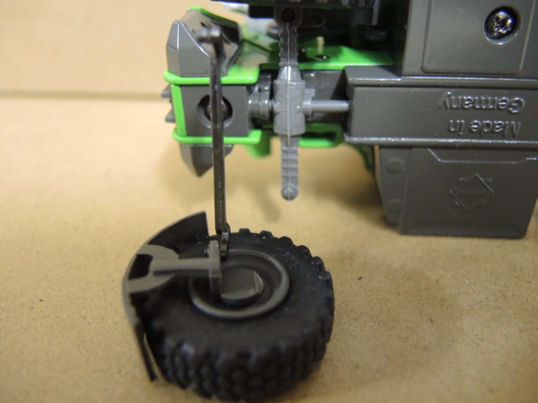 Conrad Kit di modellismo & Modellini statici: Conrad 2454/0 Teleskoplader 355E – Difettoso da Dagmersellen venduto da FBM-Bacheli 3