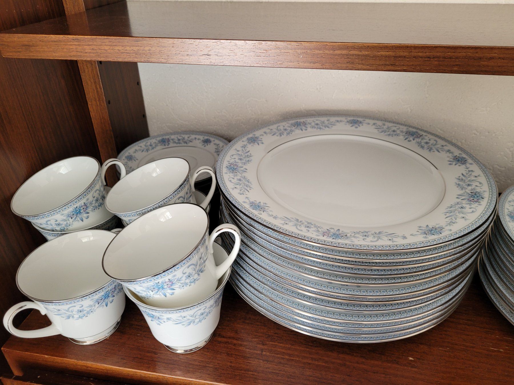 Set di piatti: Geschirr Blue Hill 2482 Noritako – Usato da Reinach BL venduto da Rema0903