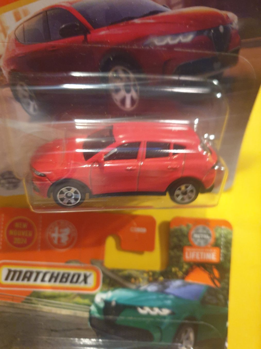 Matchbox Modellini d'auto: 2 x Matchbox 2023 ALFA ROMEO TONALE – Nuovo e nell'imballaggio originale da Oftringen venduto da Rotor 3