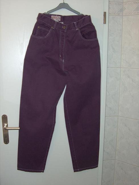 Jeans: Neu: Jeans - brombeer - Gr. 40 – Nuovo (secondo la descrizione) da Uznach venduto da Laeuffer