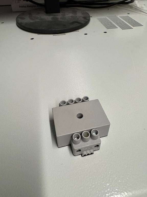 DigitalSTROM Componenti elettronici: Digitalstrom Schatten Klemme L Jalousie – Usato da Kyburg venduto da Ferrarischumi 1