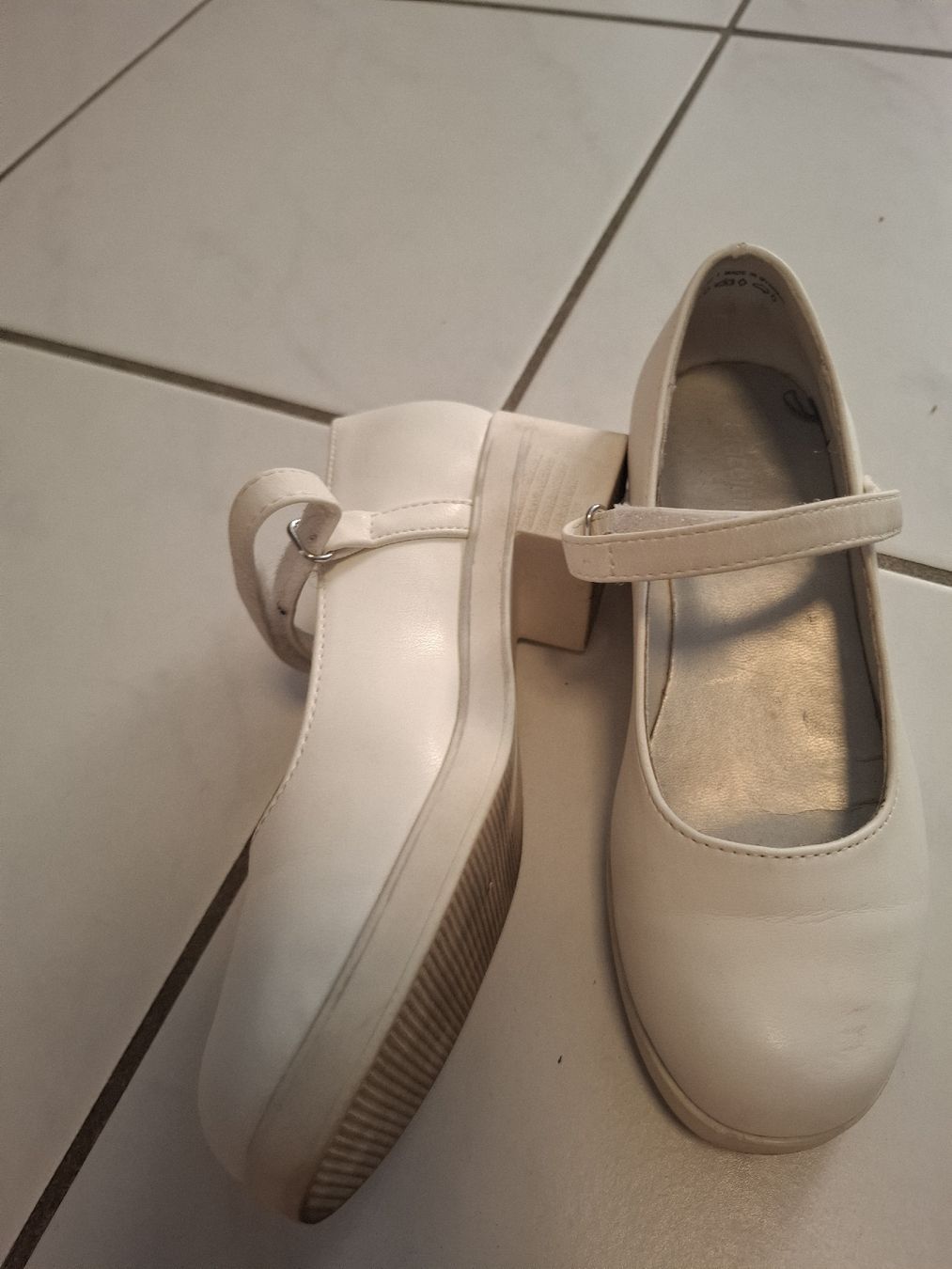 Scarpe per ragazze: festliche Schuhe mit Absatz – Usato da Luzern venduto da s.teffi 1