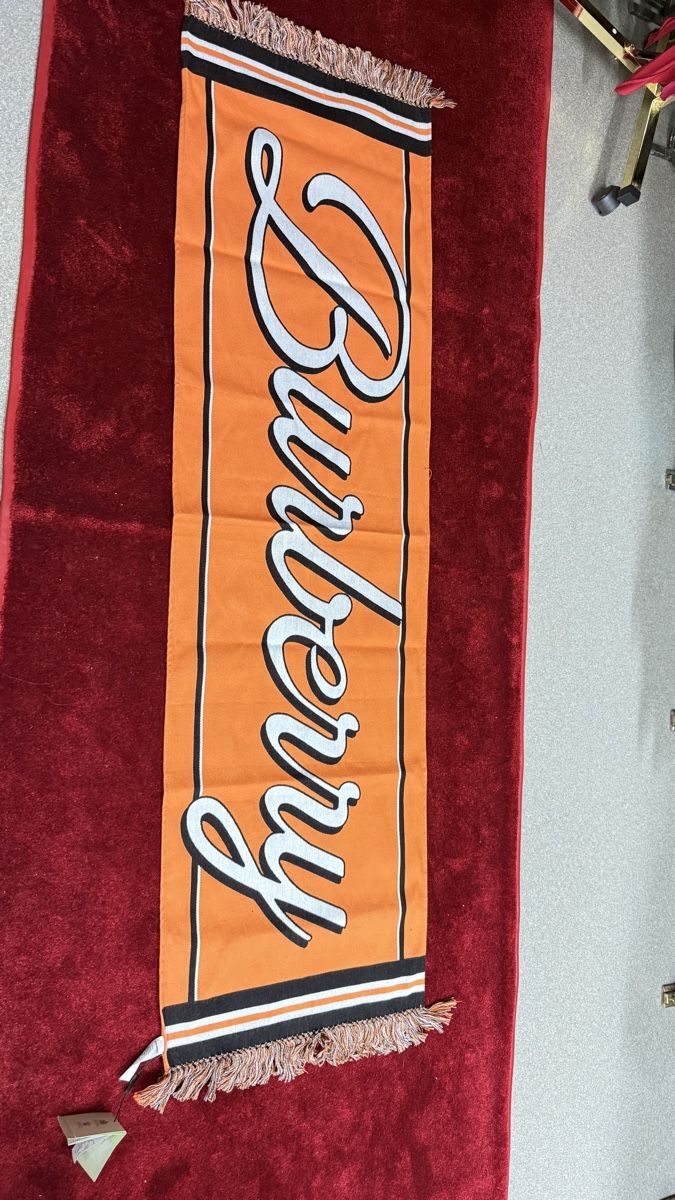 Burberry Foulard & Sciarpe: Burberry Schall neu – Nuovo e nell'imballaggio originale da Lachen SZ venduto da HelvetiaLuxury 2