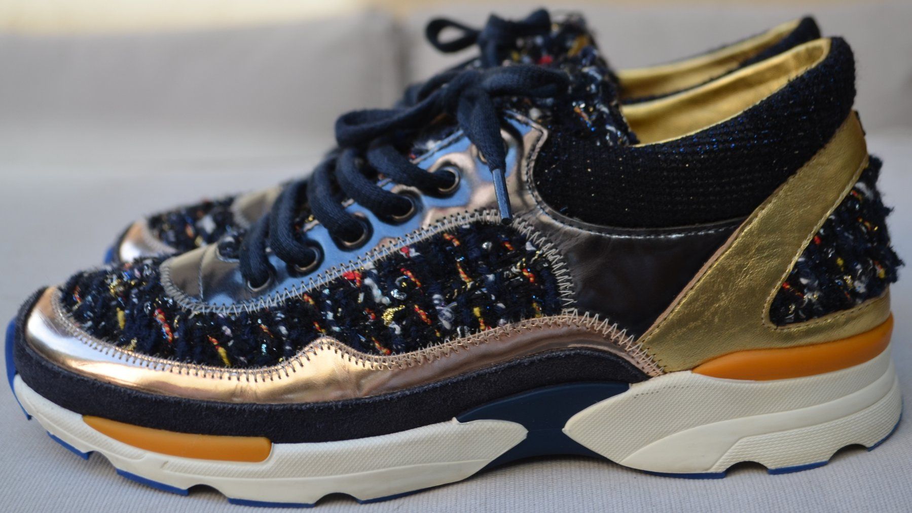 Chanel Damenschuhe: Chanel Sneakers 39 – Gebraucht aus Collonges von Auganien 1