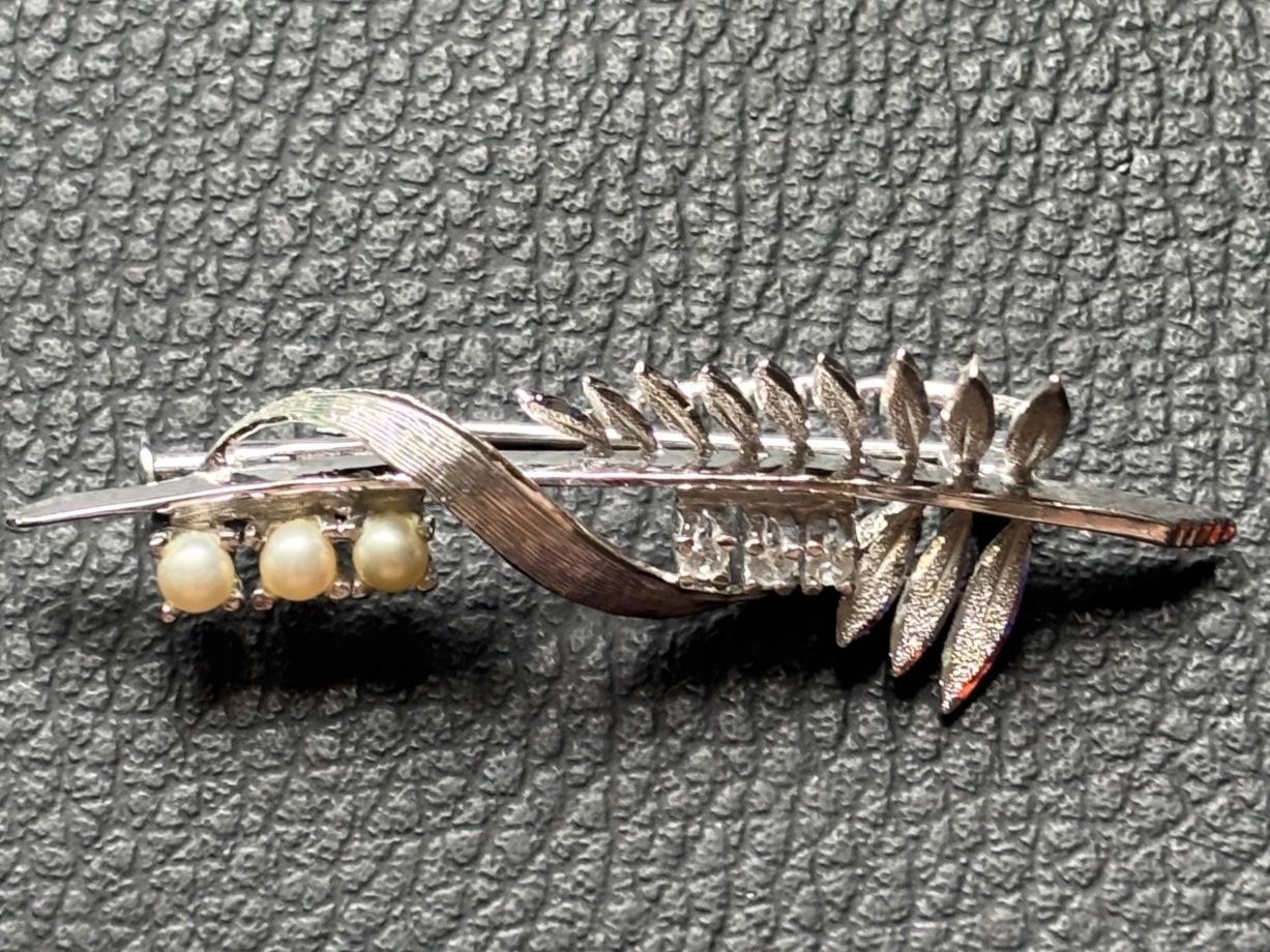 Spille & Fermagli: Broche vintange en argent 800 & perles – Usato da Peseux venduto da CharmeCommerce 9