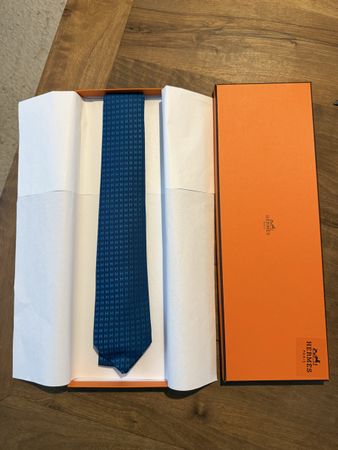 Cravate Hermès “Façonnée H Bicolore”