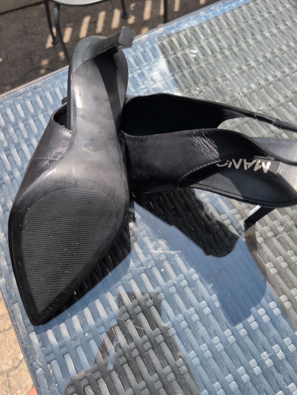Mango Scarpe da donna: Escarpins pointus noirs Mango - Taille 39 - neuves. – Nuovo e nell'imballaggio originale da Bassersdorf venduto da pca_cz6q 2