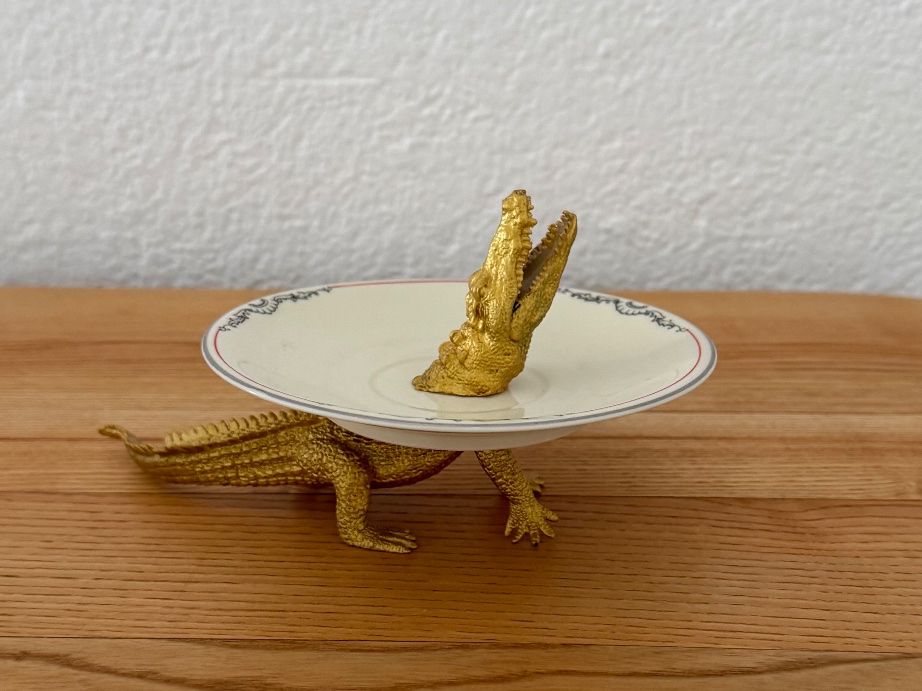 Assiettes: Etagère Krokodil Kitschi – D'occasion à Luzern par Mamutpe 1