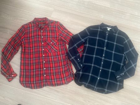 2 Stk. Damen-Blusen Gr. S